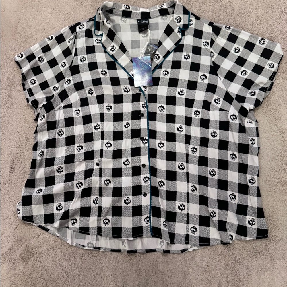 NWT Torrid Disney Villians Black and White Checkered Poison Apple Blouse size 4